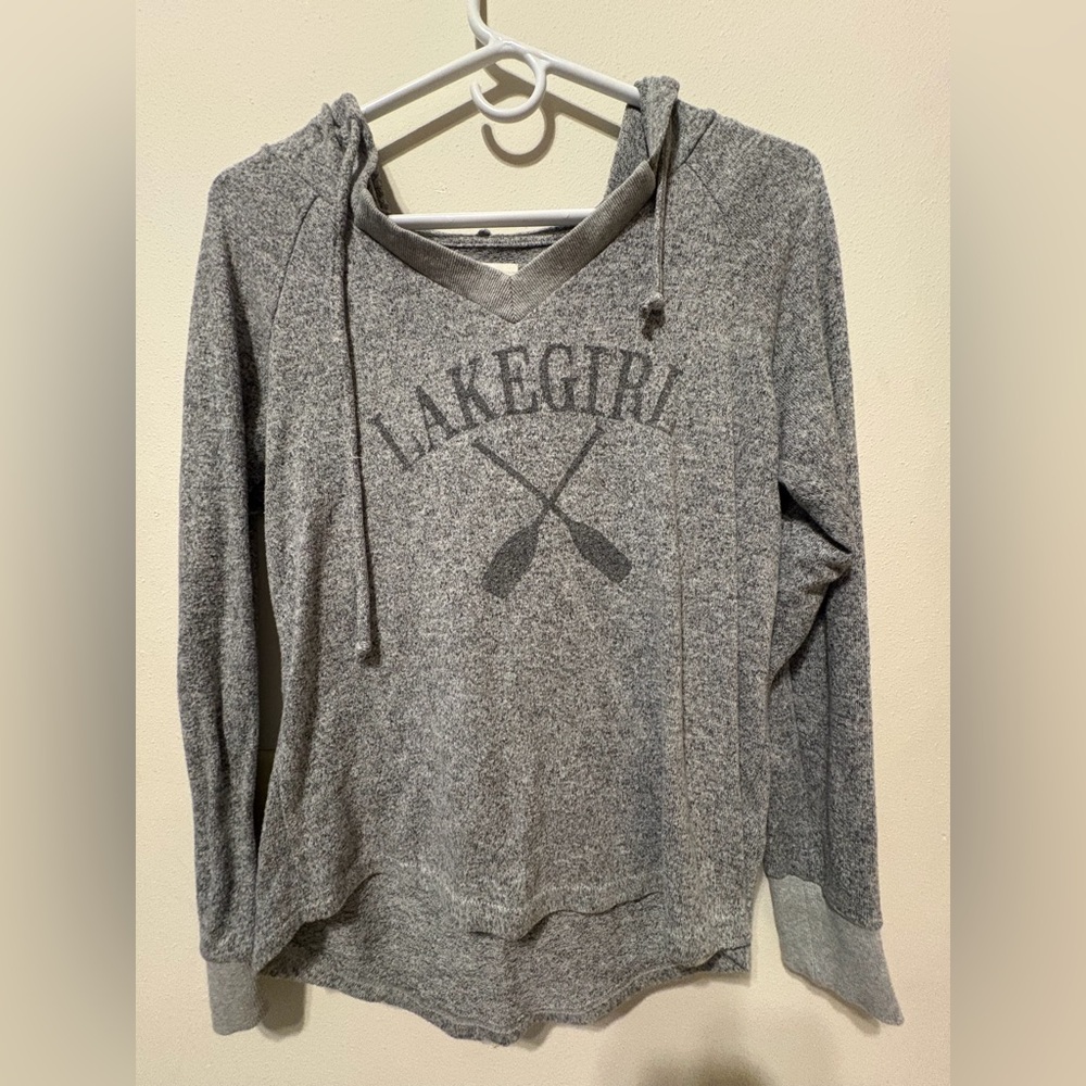 Women Size Med Lake-girl light gray sweatshirt